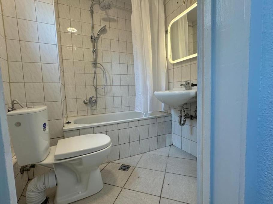 Townhouse Fuer 10 Personen Mit Garten Esslingen am Neckar Exterior photo